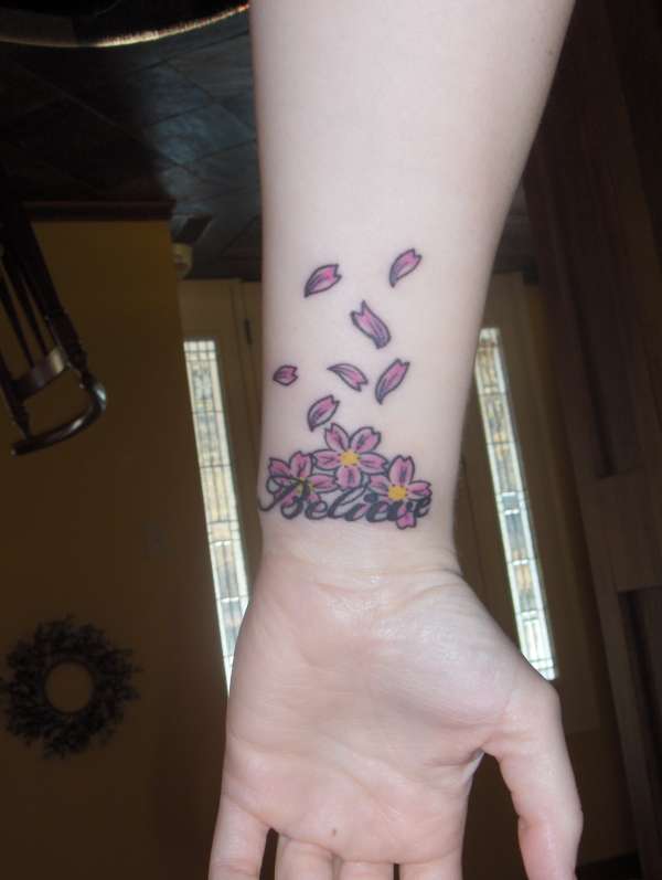 Wrist-Tattoos Design (70)